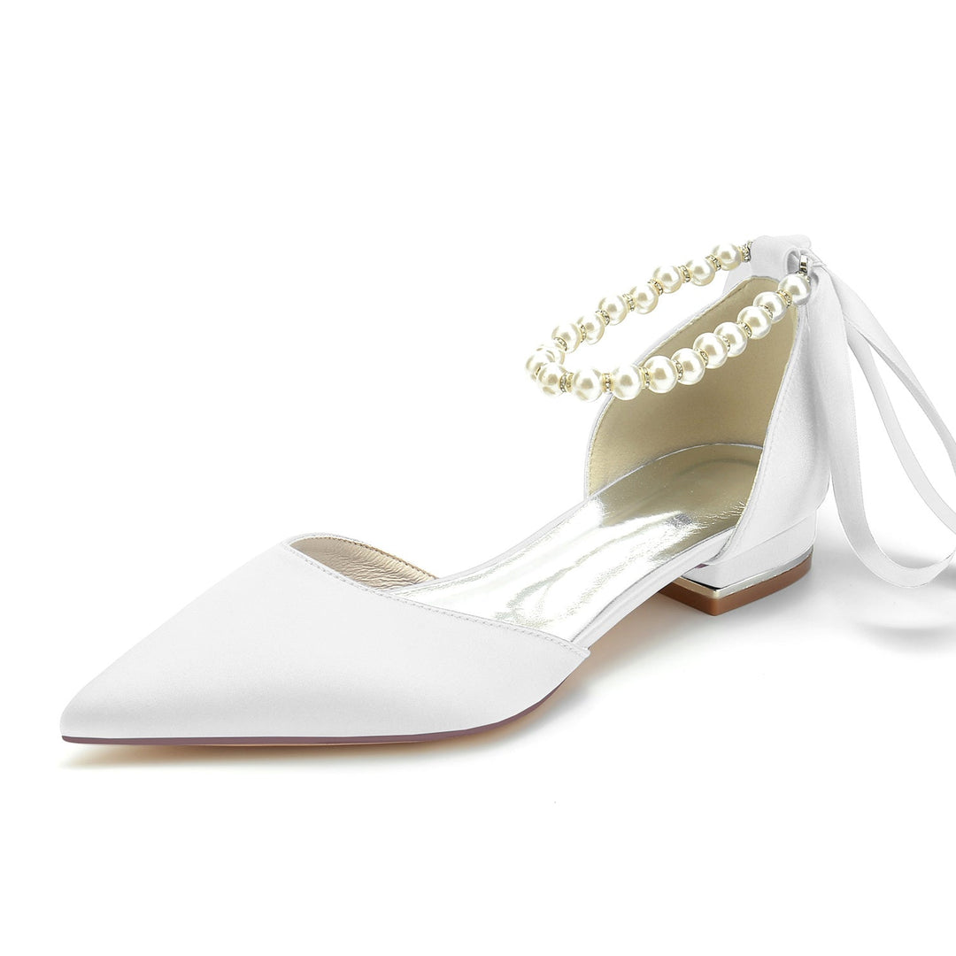 Chaussures de Mariage pour Femmes à Bout Fermé avec Perles et Talons Bas en Satin de Soie et Nœud