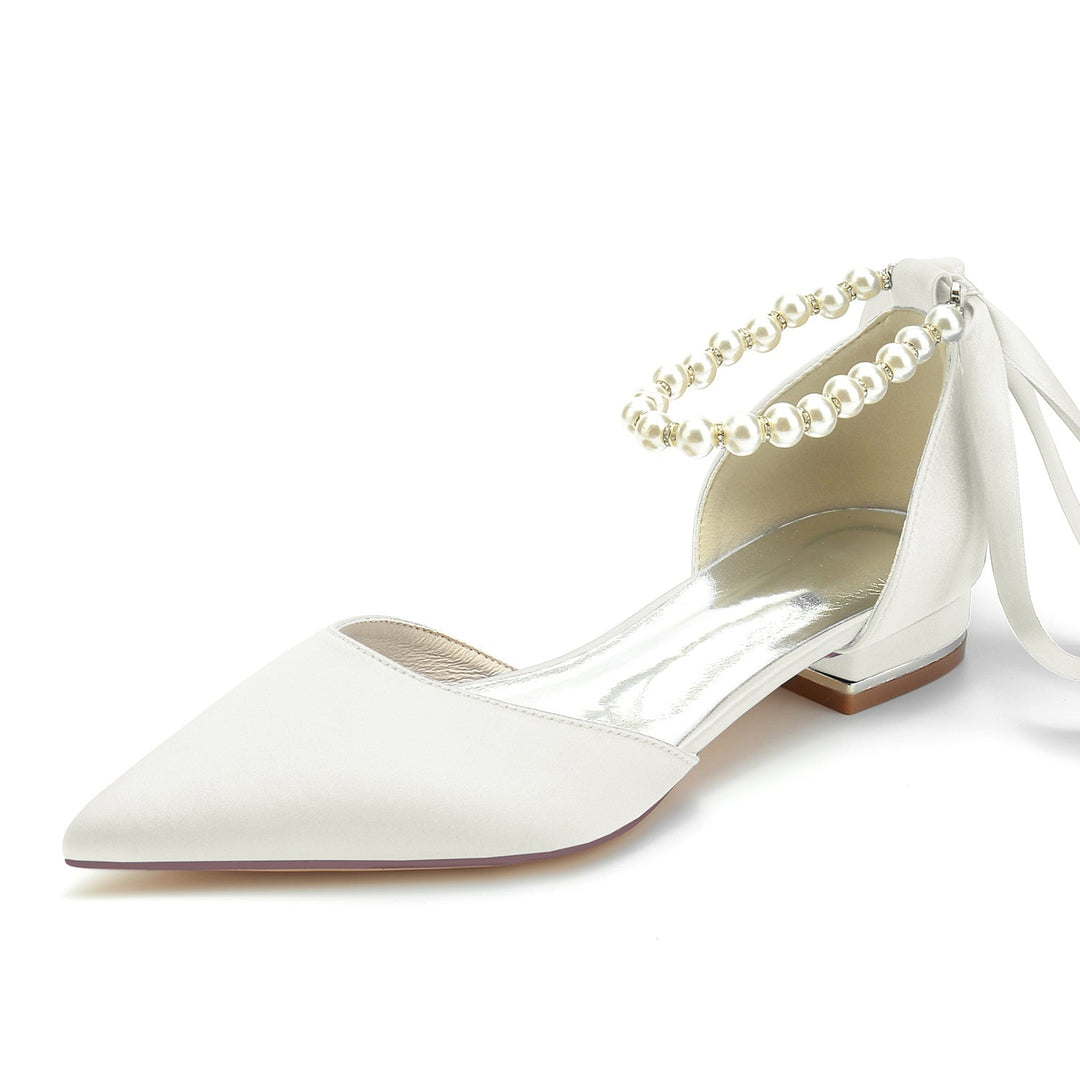 Chaussures de Mariage pour Femmes à Bout Fermé avec Perles et Talons Bas en Satin de Soie et Nœud