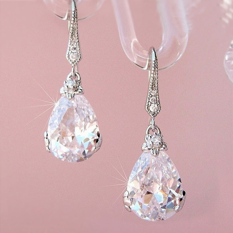 Boucles d'oreilles pendantes en strass brillant