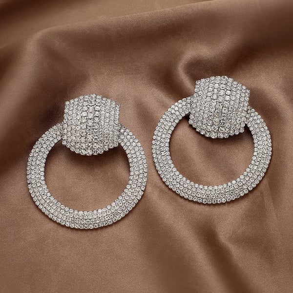 Boucles d'oreilles élégantes en strass