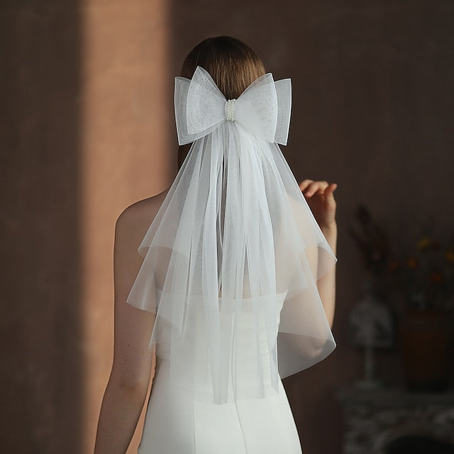Voiles de Mariage Mignons à Deux Niveaux Voiles de Coude avec Tulle de Couleur Pure