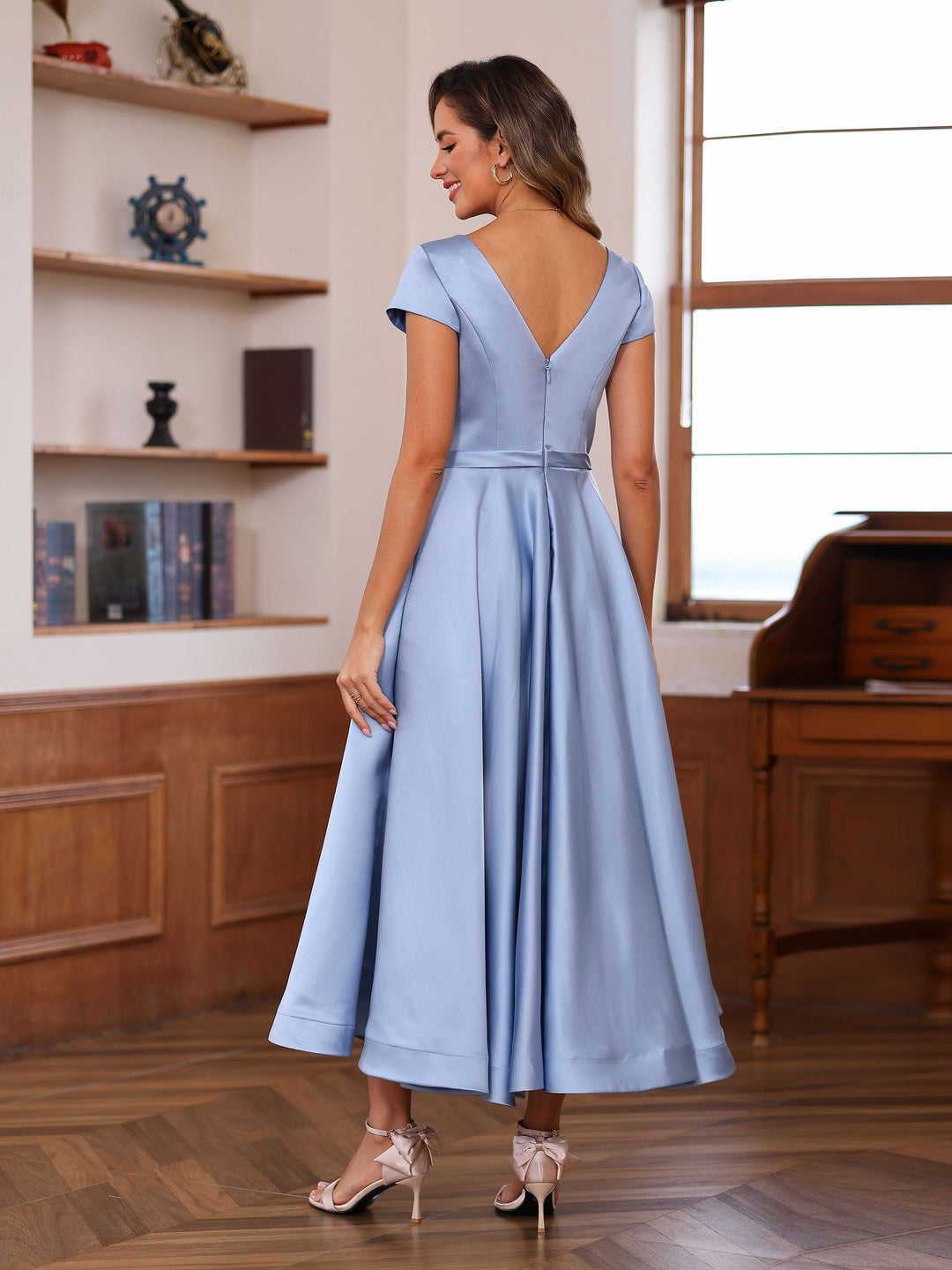 Robe de Mère de la Mariée Coupe A-Line/Princess, Col en V, Manches Courtes, Longueur Cheville, avec Poches et Volants