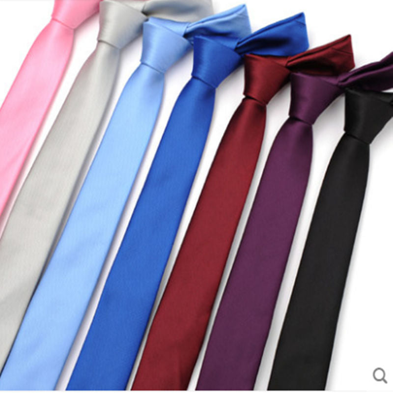 Cravate de couleur unie en polyester pour hommes d'affaires