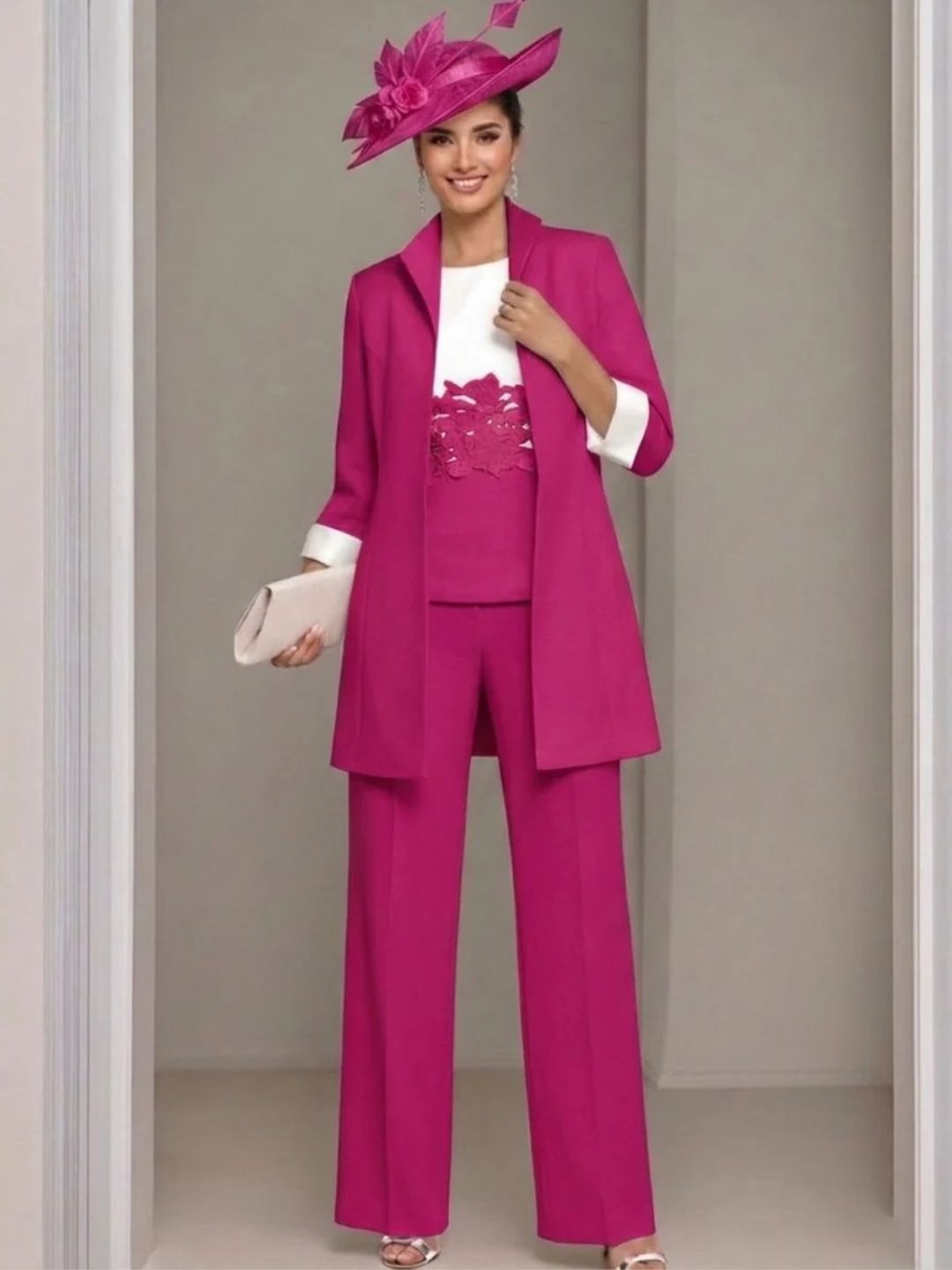 Ensemble 3 pièces pour mère de la mariée, pantalon longueur cheville, col carré, veste et dentelle appliquée