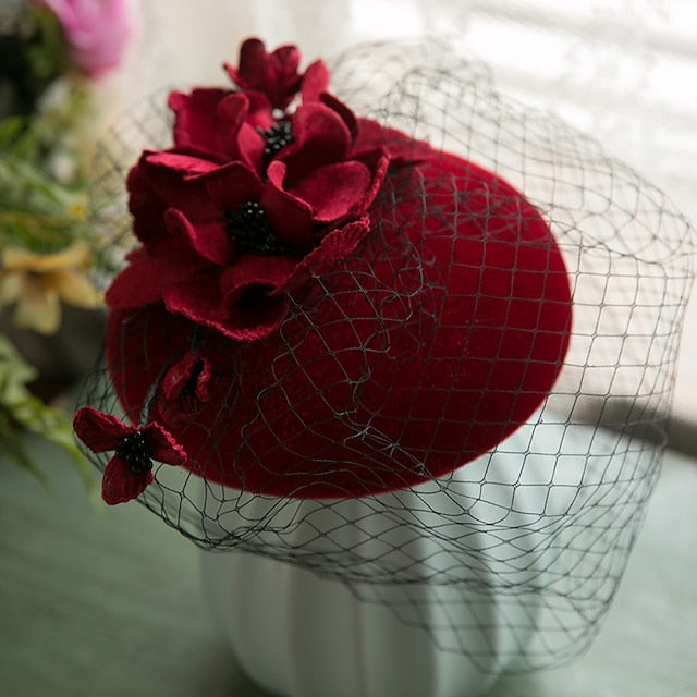 Chapeau de mariage d'automne, pilulier, course de chevaux, journée pour dames, coupe Melbourne, cocktail, Royal Astcot, fleur élégante avec couvre-chef en tulle floral